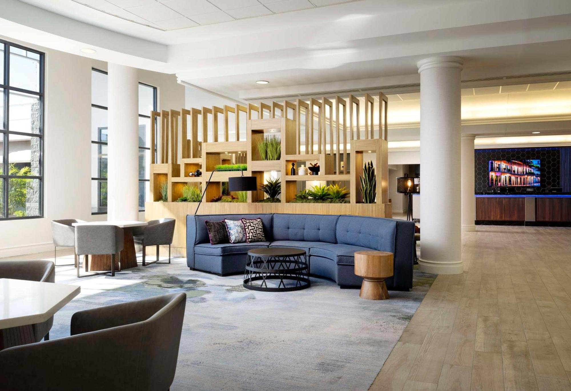 Отель Hilton New Orleans Airport Кеннер Экстерьер фото