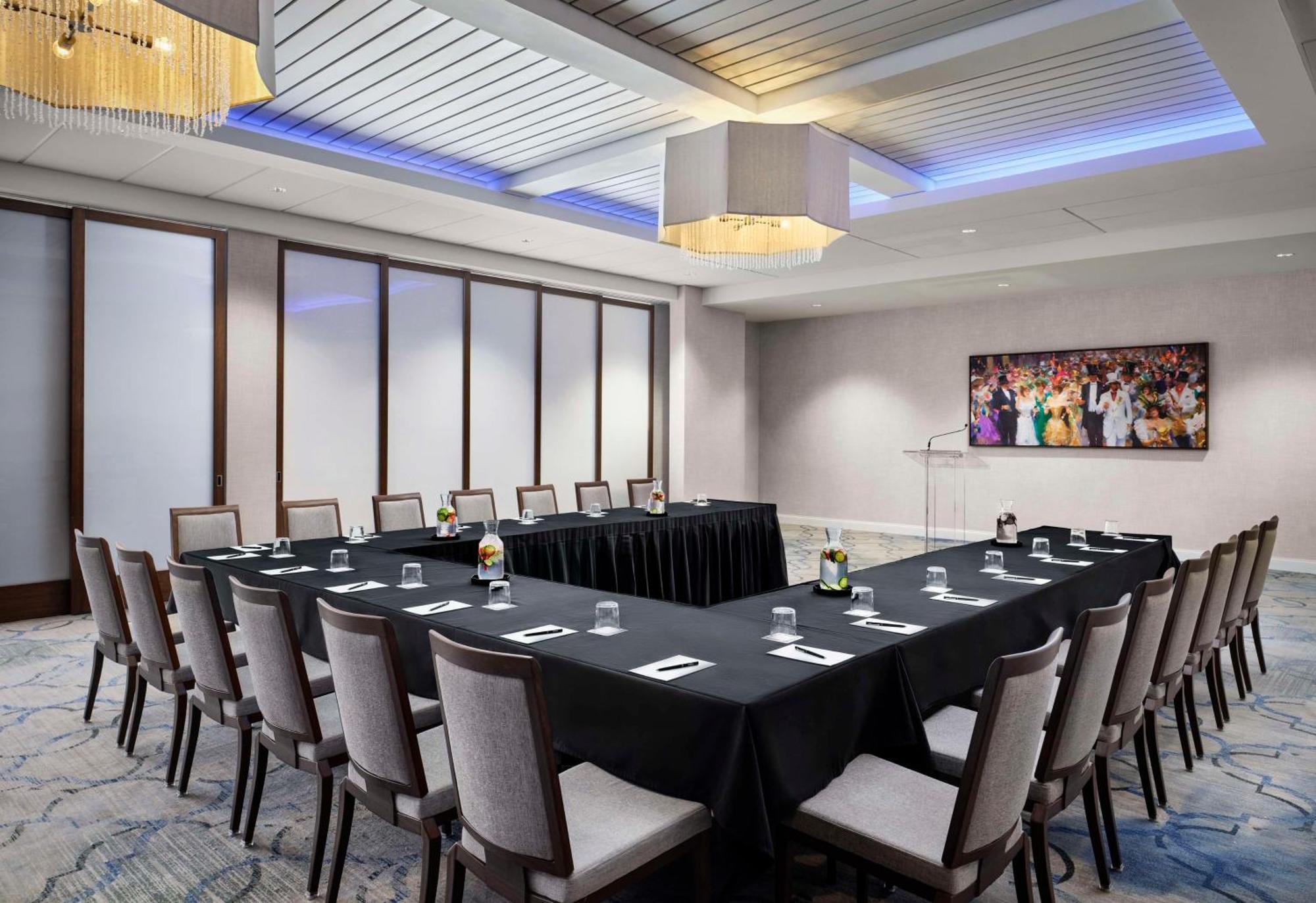 Отель Hilton New Orleans Airport Кеннер Экстерьер фото