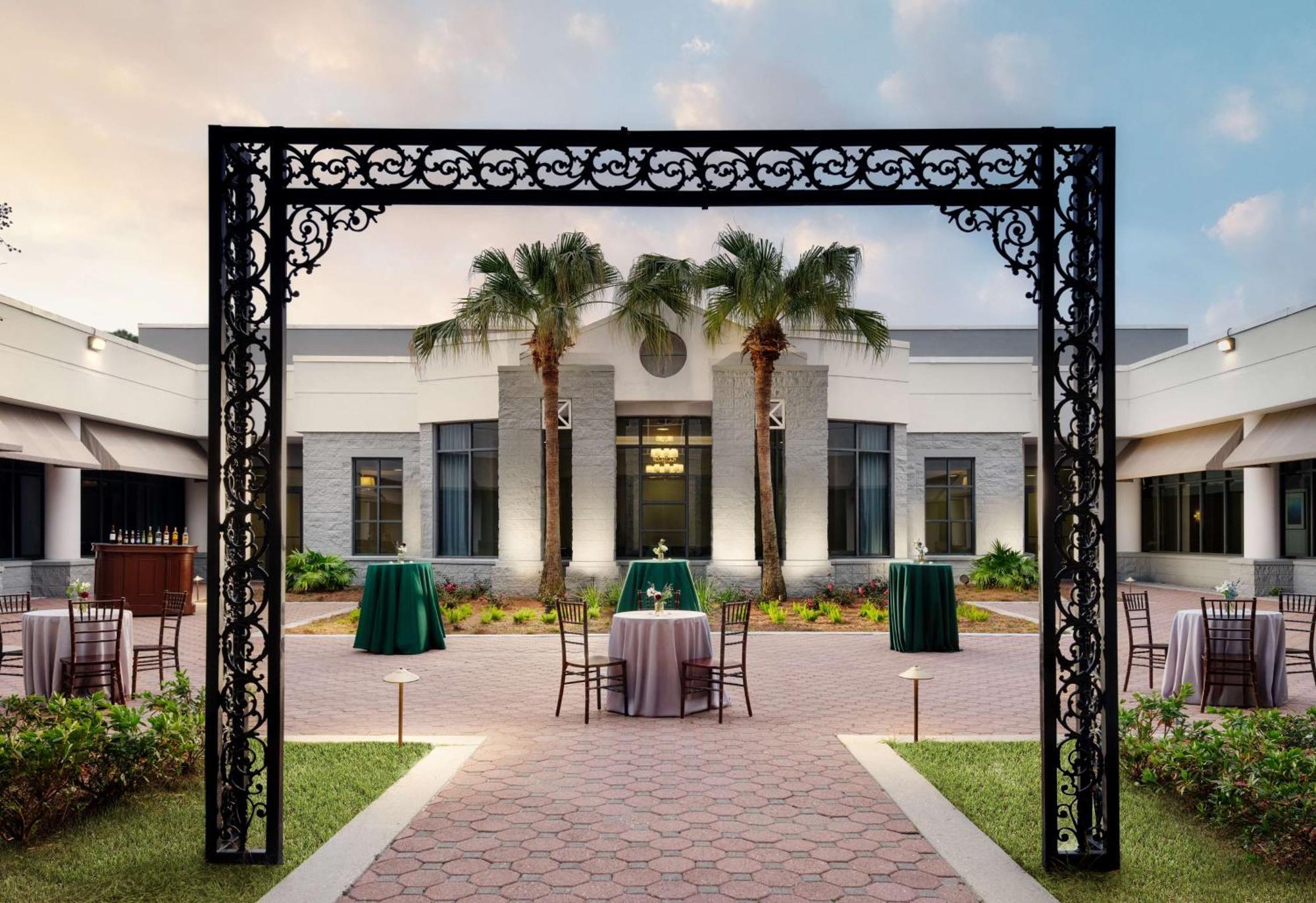 Отель Hilton New Orleans Airport Кеннер Экстерьер фото