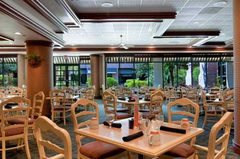 Отель Hilton New Orleans Airport Кеннер Ресторан фото